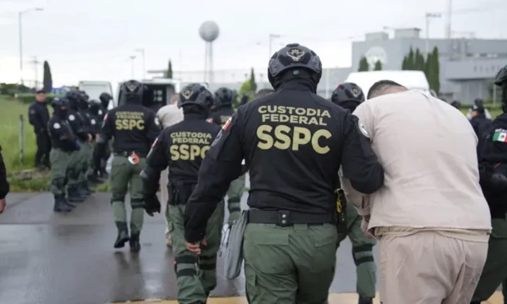 US warns airlines of potential hazards when flying over Venezuela