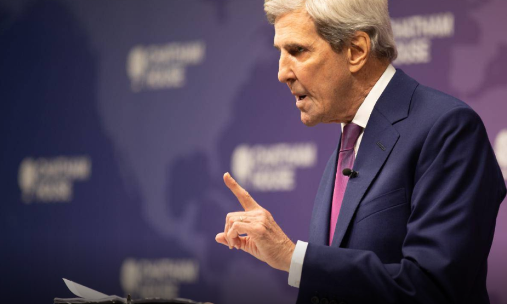 John Kerry says US under Trump becoming ‘denier, delayer and divider’ on climate change; criticizes ‘ineptitude’ in China policy