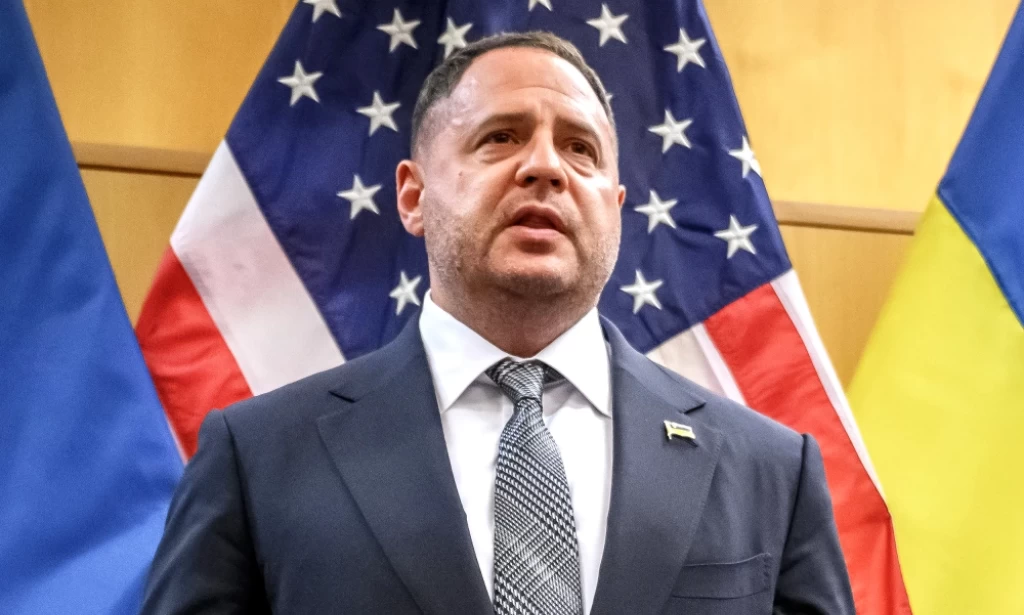 Schumer says three of his New York offices were targeted with bomb threats