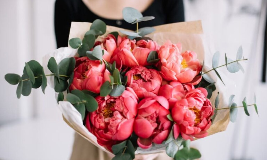 Same-Day Delivery Flowers: 18 Services Offering Flowers Delivered Today