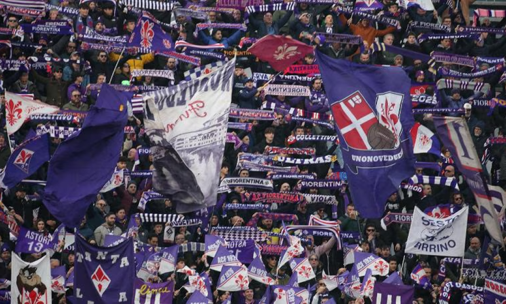 Le mogli dei giocatori della Fiorentina minacciate sui social dopo la sconfitta