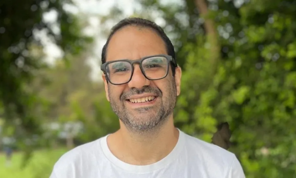 British-Egyptian activist arrives in UK after travel ban lifted