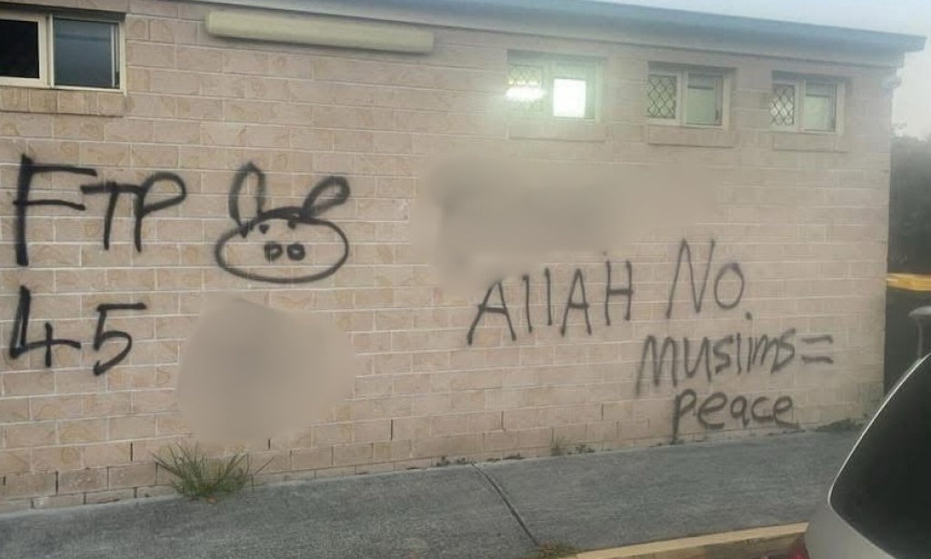 Muslim community members sleep in mosques as Islamophobic threats rise after Bondi mass shooting